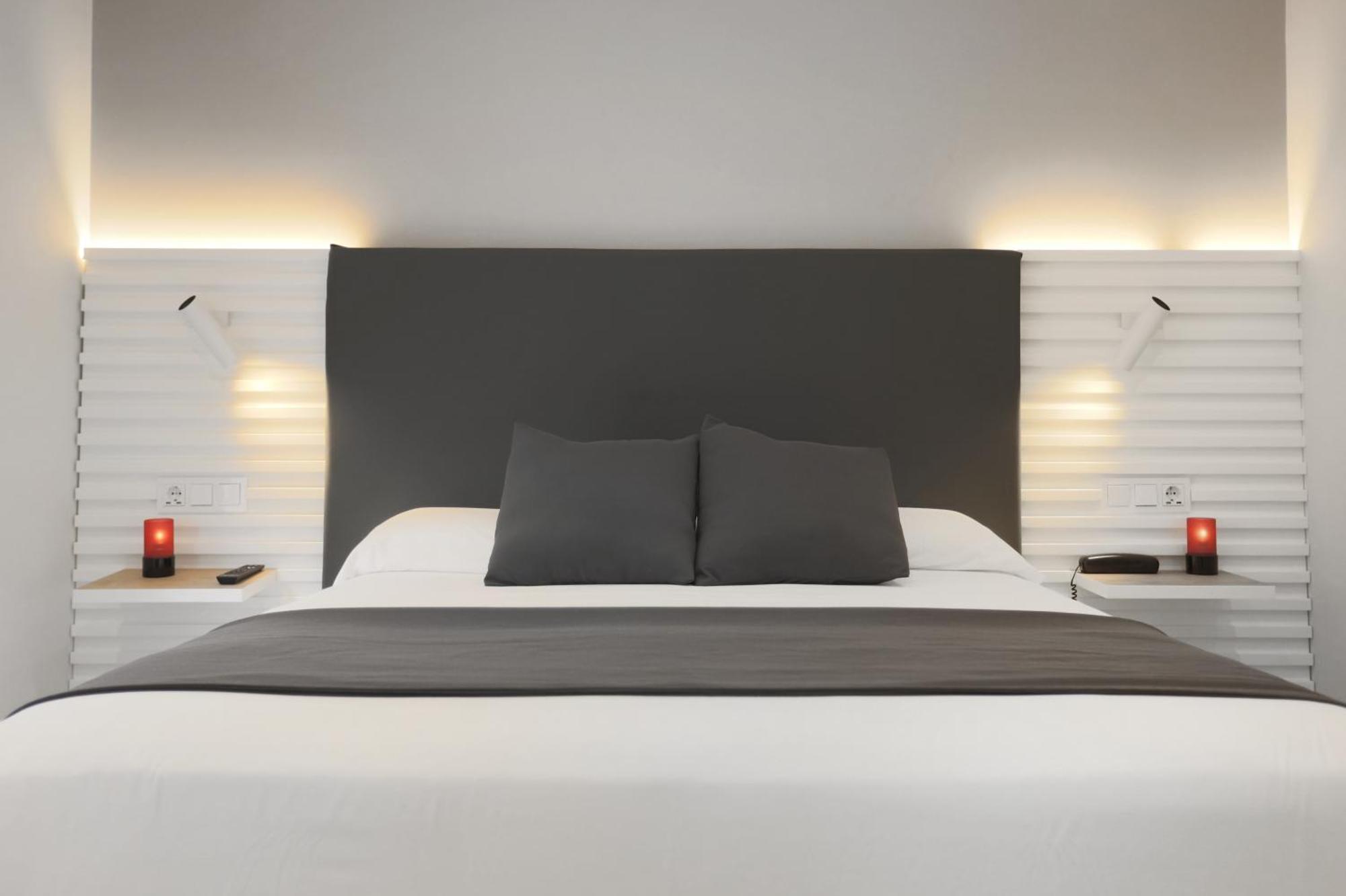 Hotel Sitges Bagian luar foto