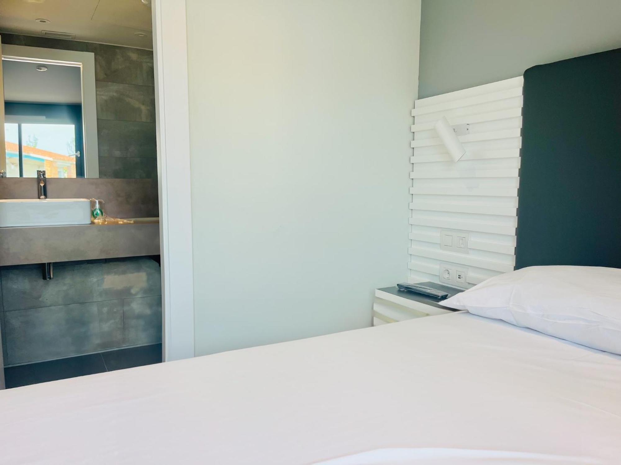Hotel Sitges Bagian luar foto