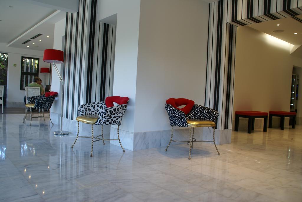 Hotel Sitges Bagian luar foto