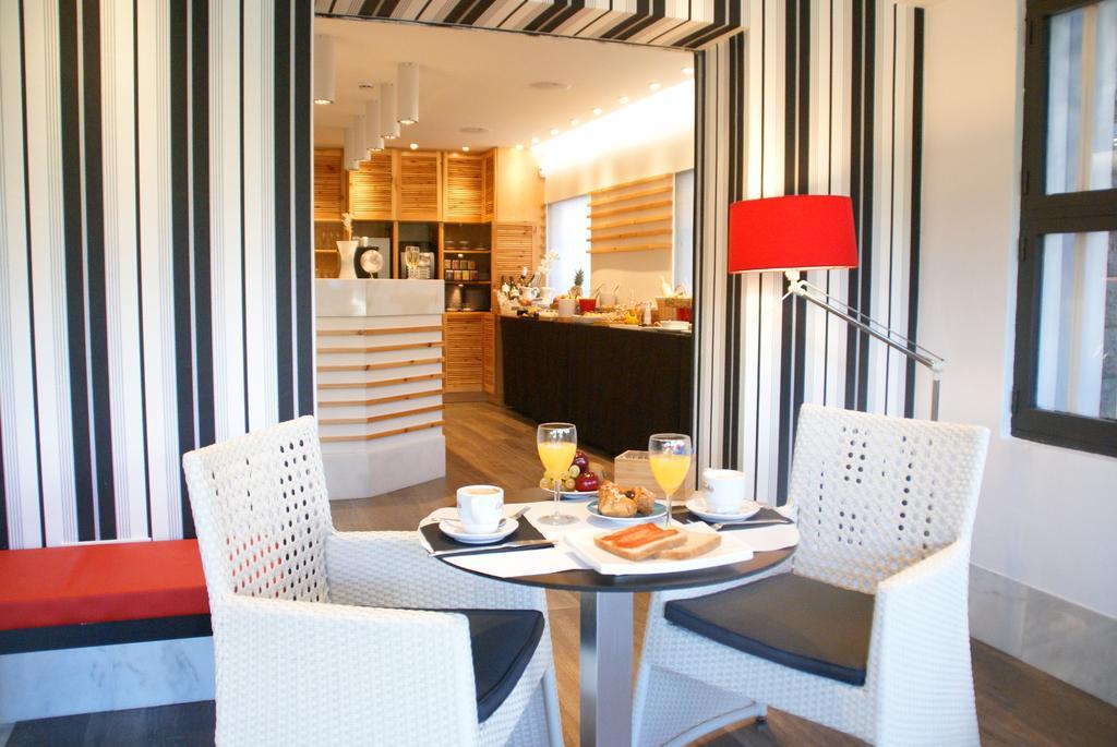 Hotel Sitges Bagian luar foto